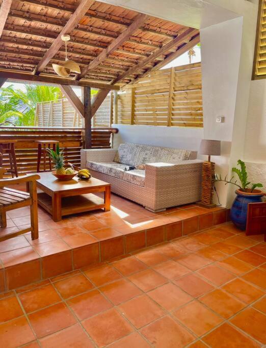 Maison Marouka Sur La Plage Du Diamant Le Diamant Exterior foto